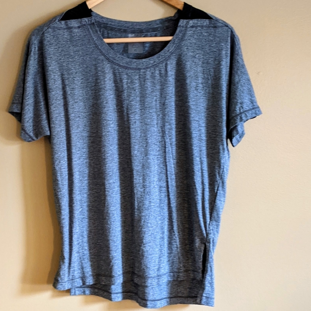 Calia by Carrie Underwood Gray Top